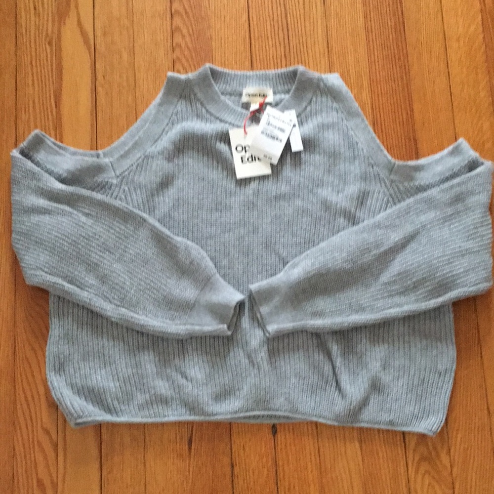 NWT open shoulder cut out sweater